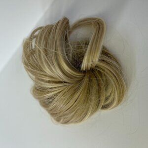 Blonde fun bun  - ponytail wrap